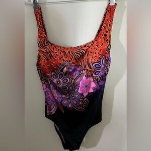 Great Lengths sz 14 with a beautiful random floral print with black background